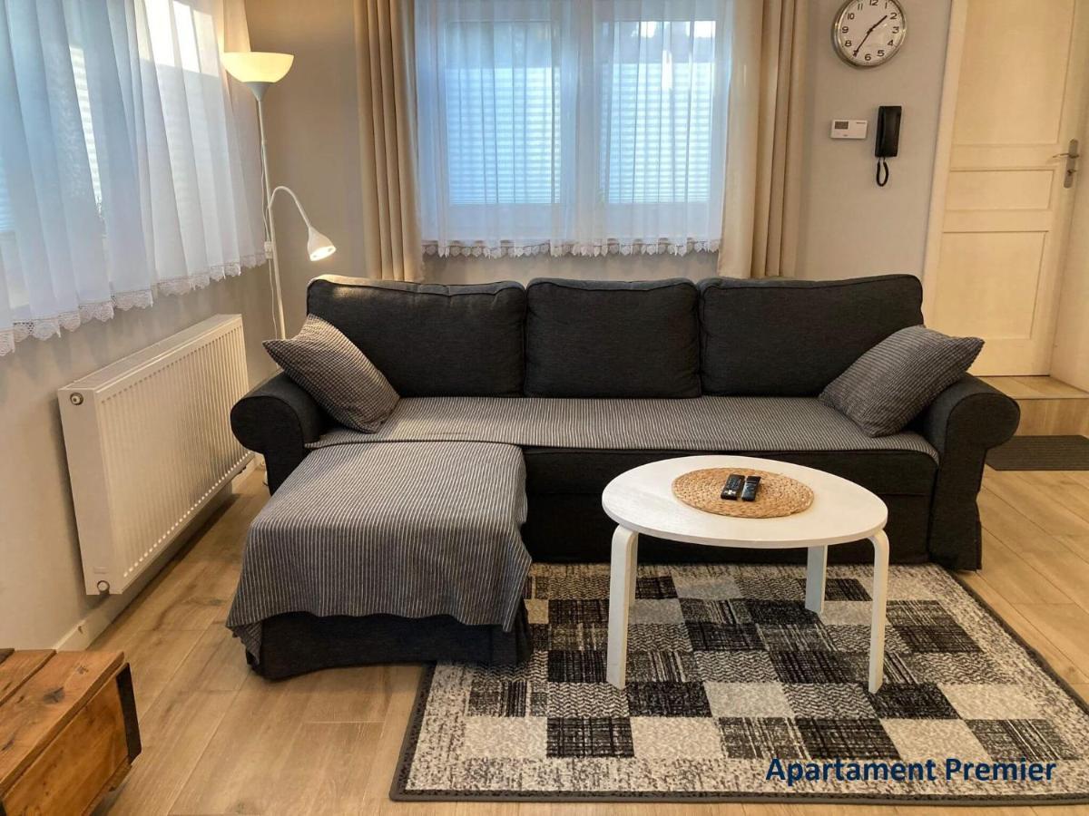 Bialy Dom - 2 Bedrooms คาโตวีตเซ ภายนอก รูปภาพ