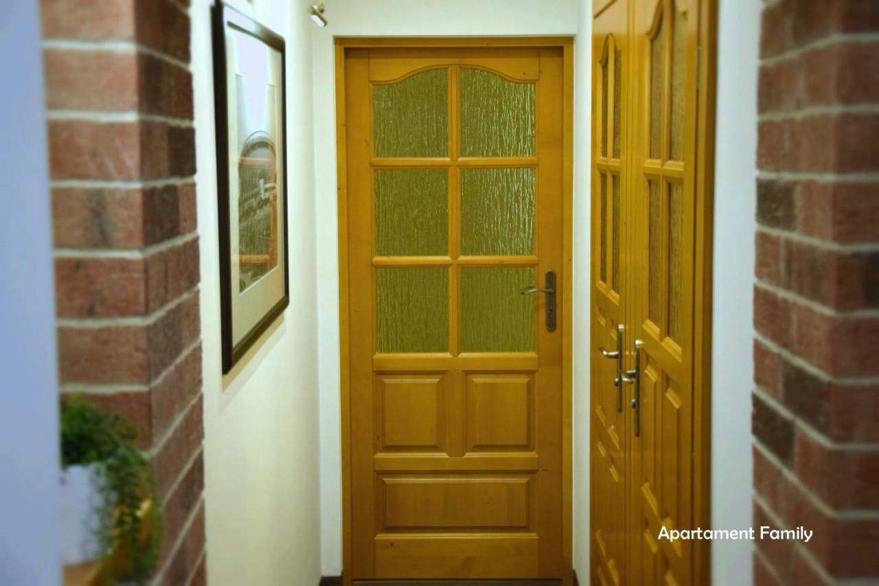 Bialy Dom - 2 Bedrooms คาโตวีตเซ ภายนอก รูปภาพ