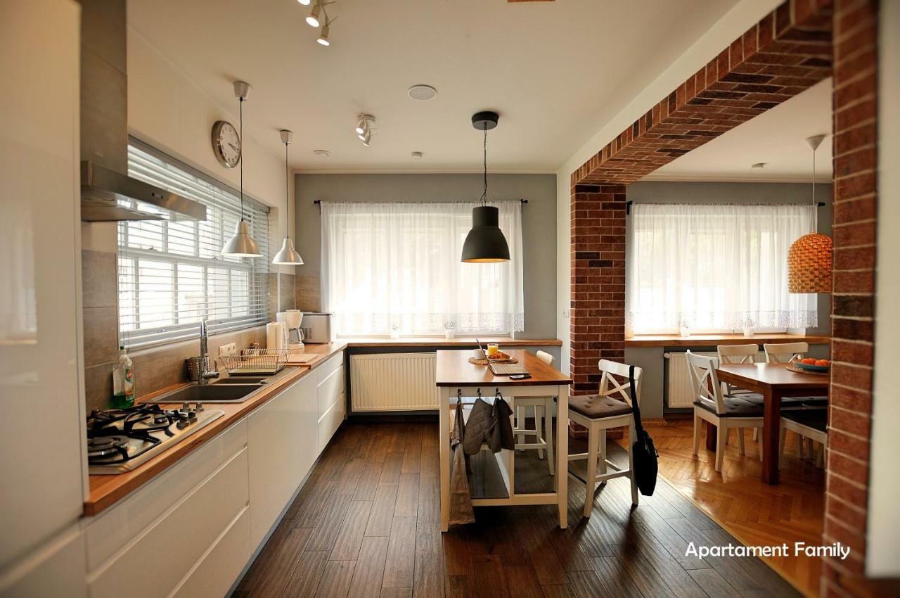 Bialy Dom - 2 Bedrooms คาโตวีตเซ ภายนอก รูปภาพ