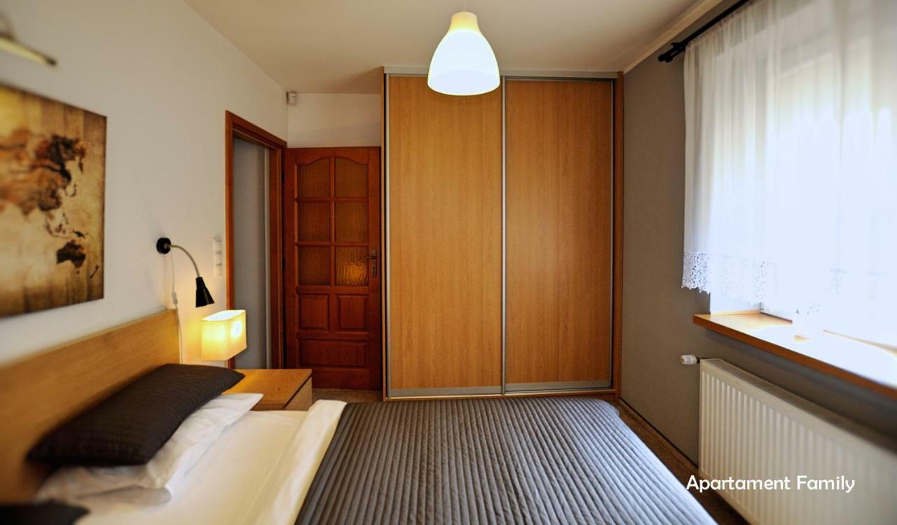 Bialy Dom - 2 Bedrooms คาโตวีตเซ ภายนอก รูปภาพ