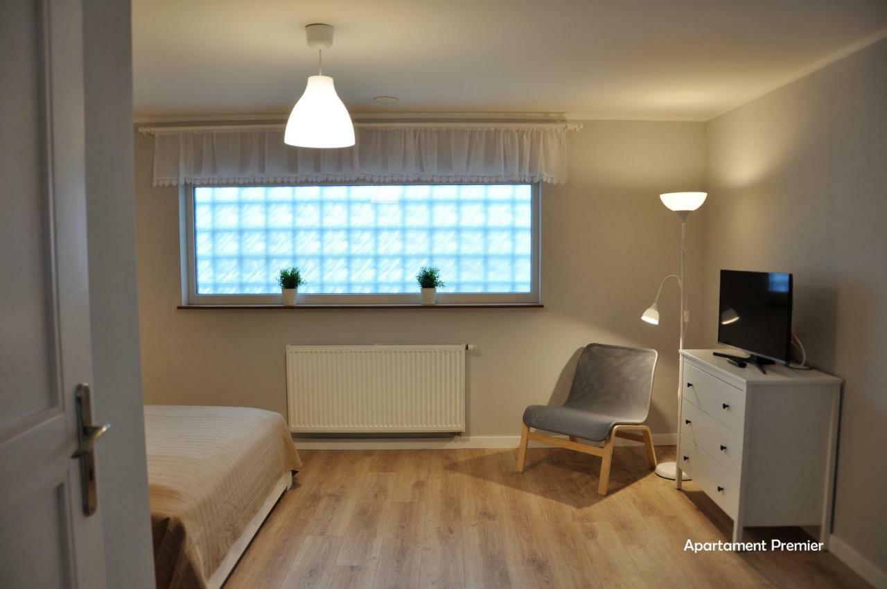 Bialy Dom - 2 Bedrooms คาโตวีตเซ ภายนอก รูปภาพ