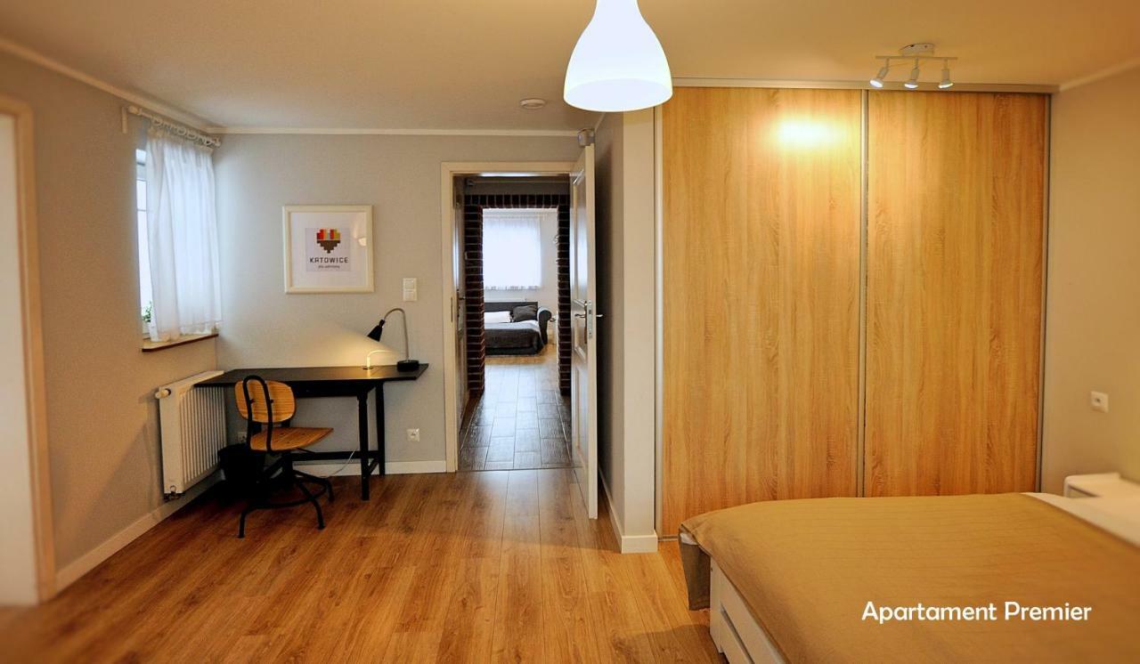 Bialy Dom - 2 Bedrooms คาโตวีตเซ ภายนอก รูปภาพ